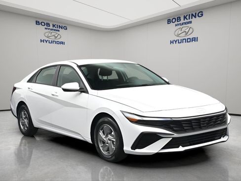 New 2026 Hyundai Elantra SE FWD image 10