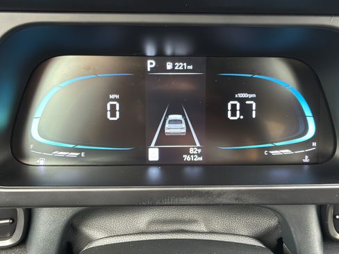 Certified 2025 Hyundai Elantra Sport FWD image 24