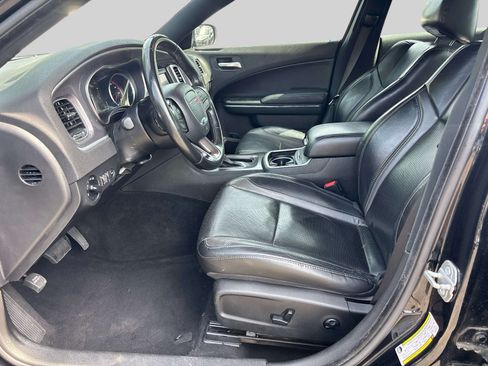 Used 2020 Dodge Charger SXT w/ Leather Interior Group RWD image 9