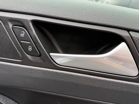 Used 2014 Volkswagen Jetta SE FWD image 30