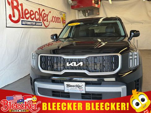 Used 2024 Kia Telluride EX w/ EX Captain's Chair Package FWD image 1