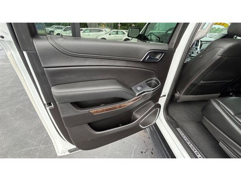 Used 2019 Chevrolet Suburban LT image 14