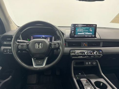 Used 2023 Honda Pilot Elite image 3