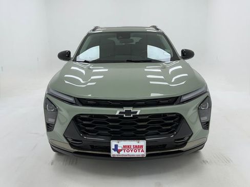 Used 2024 Chevrolet Trax ACTIV w/ Sunroof Package image 3