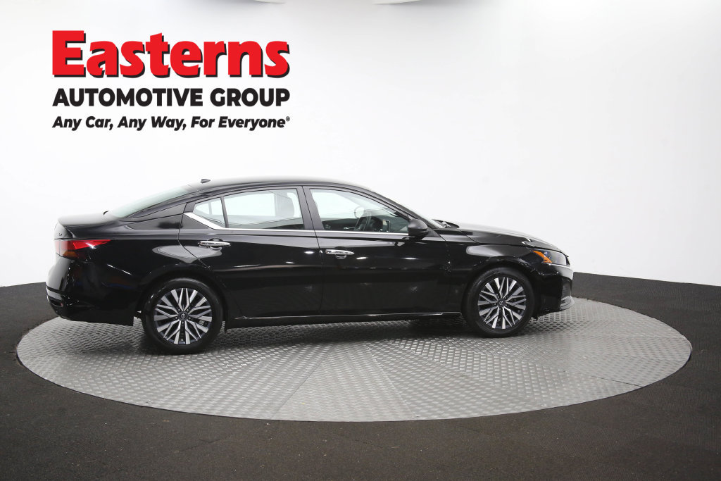 Used 2024 Nissan Altima 2.5 SV FWD image 46