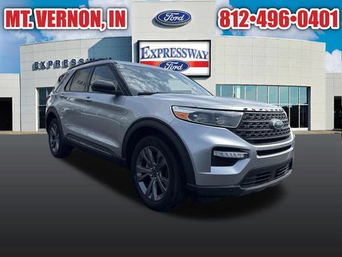 Used 2024 Ford Explorer XLT w/ Equipment Group 202A AWD/4WD image 12