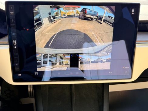 Used 2021 Tesla Model S Plaid image 22