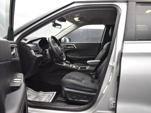 Used 2024 Mitsubishi Outlander Ralliart image 14