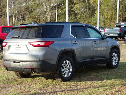 Used 2020 Chevrolet Traverse LT image 7