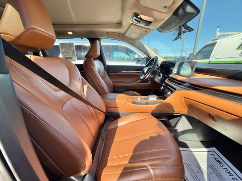 Used 2023 INFINITI QX60 Sensory AWD/4WD image 7