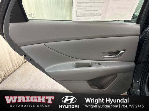 Certified 2025 Hyundai Elantra Sport FWD image 12