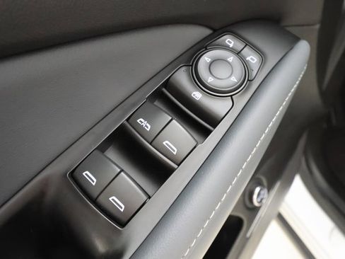 Used 2024 Buick Enclave Essence w/ Technology Package image 8