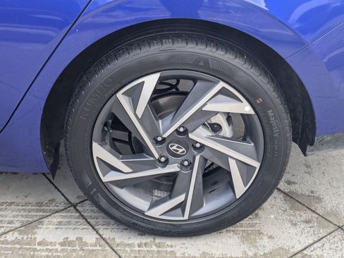 Certified 2025 Hyundai Elantra Sport image 21