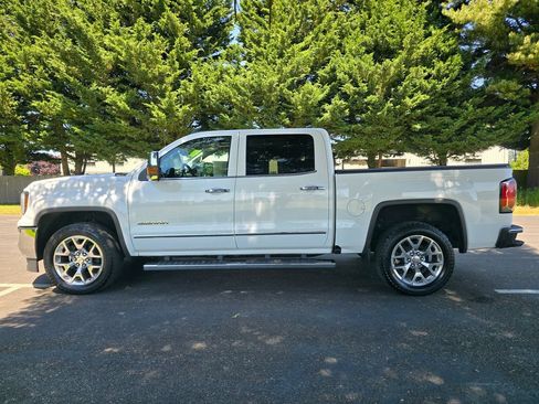Used 2018 GMC Sierra 1500 SLT w/ SLT Premium Package AWD/4WD image 3