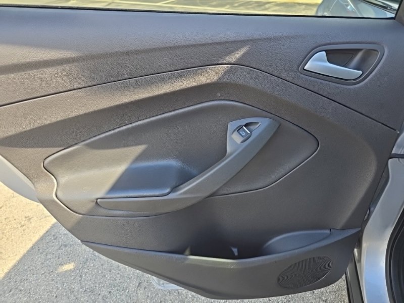 Used 2019 Ford Escape SEL AWD/4WD image 28