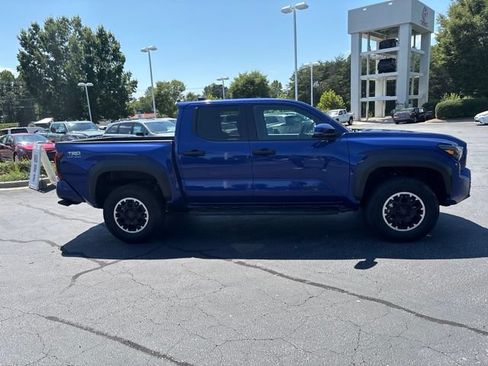 Used 2025 Toyota Tacoma TRD Off-Road w/ TRD Off Road Upgrade Package AWD/4WD image 7