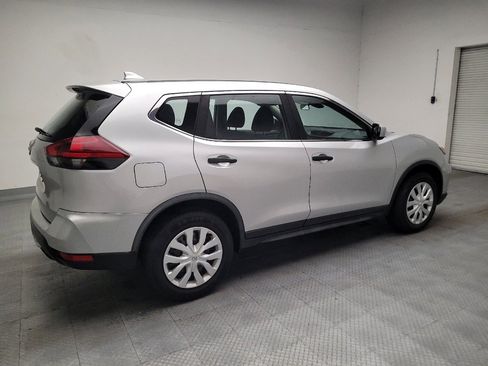 Used 2020 Nissan Rogue S FWD image 10