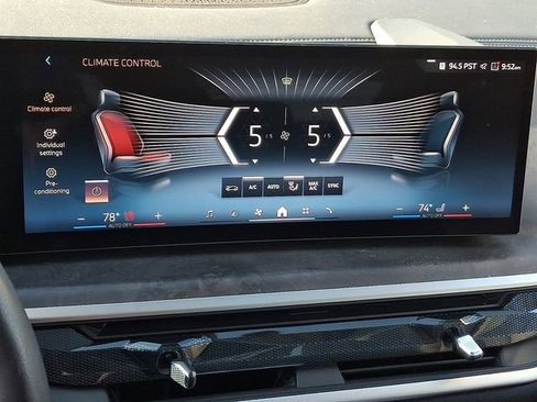 Certified 2025 BMW X7 xDrive40i image 16