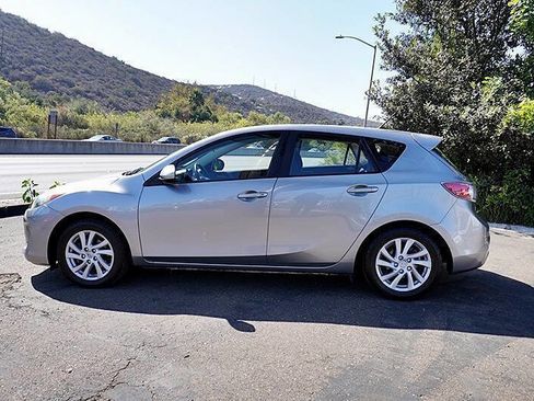 Used 2012 MAZDA MAZDA3 i Touring image 7