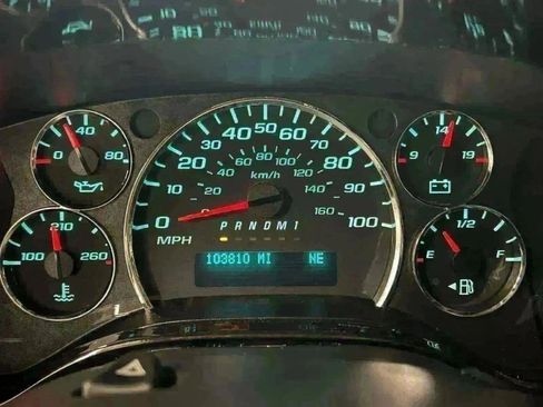 Used 2017 Chevrolet Express 2500 image 21