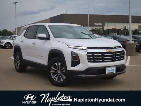 Used 2025 Chevrolet Equinox LT FWD image 1