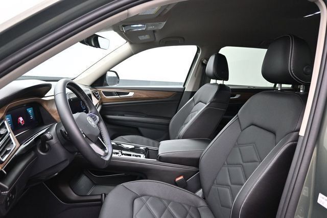 Used 2026 Volkswagen Atlas SE FWD image 15