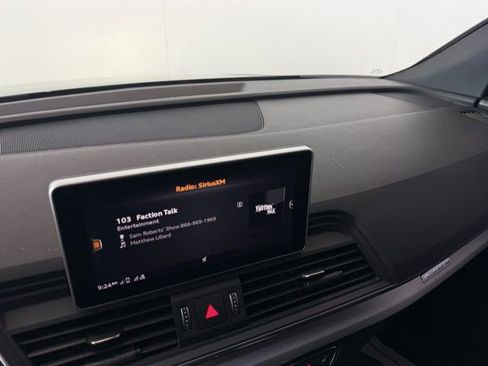 Used 2018 Audi SQ5 Premium Plus w/ Navigation Package image 31