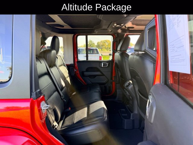 Used 2022 Jeep Wrangler Unlimited Sahara AWD/4WD image 10