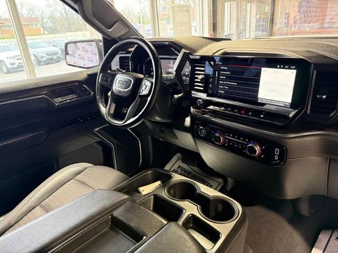 Used 2024 GMC Sierra 1500 SLE image 41