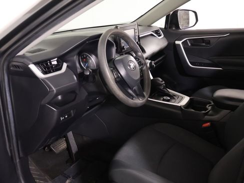 Used 2021 Toyota RAV4 LE AWD/4WD image 19