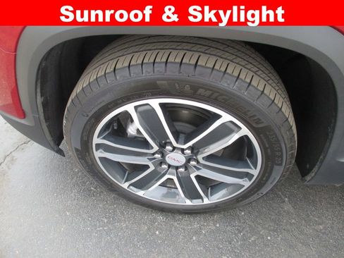 Used 2023 GMC Acadia SLT w/ Technology Package image 15