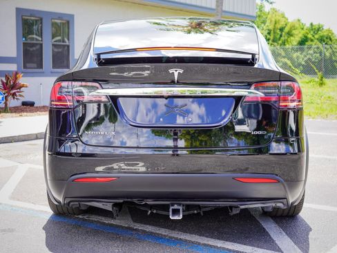 Used 2018 Tesla Model X 100D AWD/4WD image 5