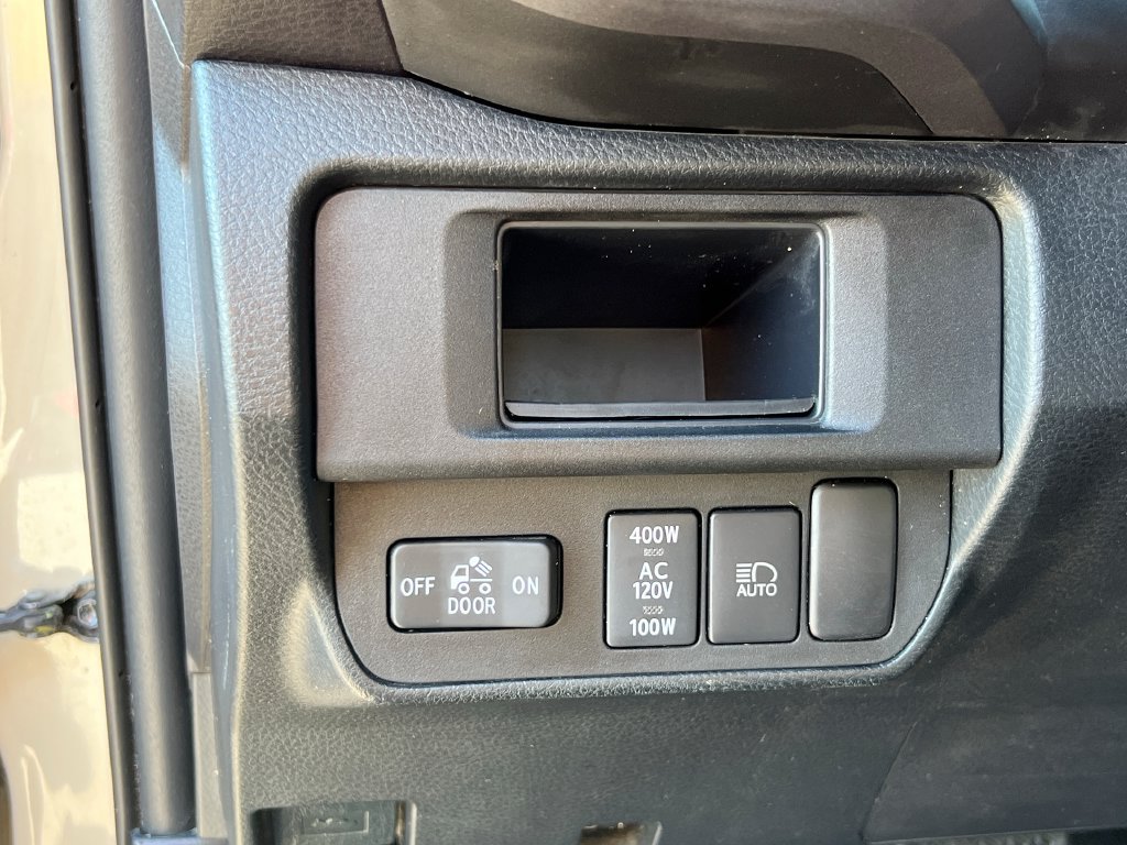 Used 2019 Toyota Tacoma TRD Sport AWD/4WD image 32