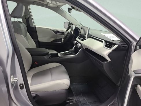 Used 2022 Toyota RAV4 XLE Premium AWD/4WD image 14