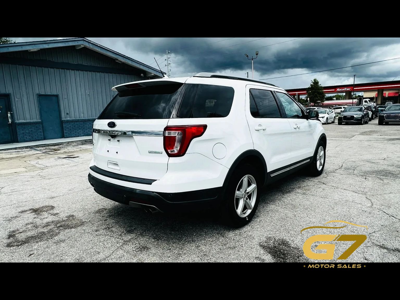 Used 2019 Ford Explorer XLT w/ Equipment Group 201A FWD image 4
