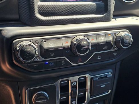 Used 2023 Jeep Wrangler Unlimited AWD/4WD image 22