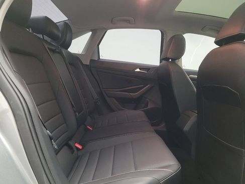 Used 2022 Volkswagen Jetta SE FWD image 19