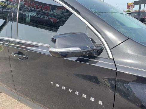 Used 2020 Chevrolet Traverse LT image 31