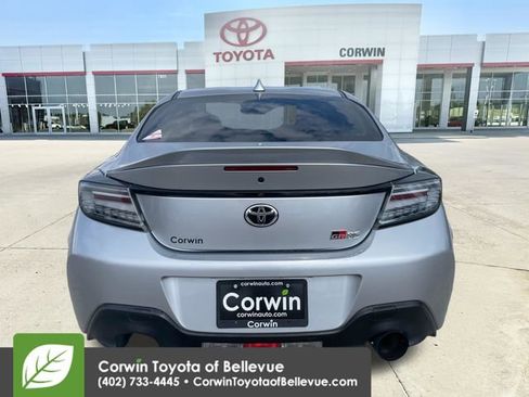 Used 2023 Toyota GR86 Premium w/ ALL Weather Mat Package (TMS) RWD image 4