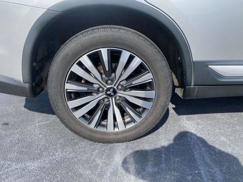 Used 2019 Mitsubishi Outlander ES image 9