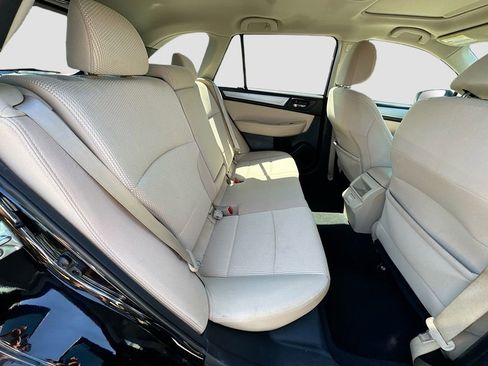 Used 2018 Subaru Outback 2.5i Premium image 34