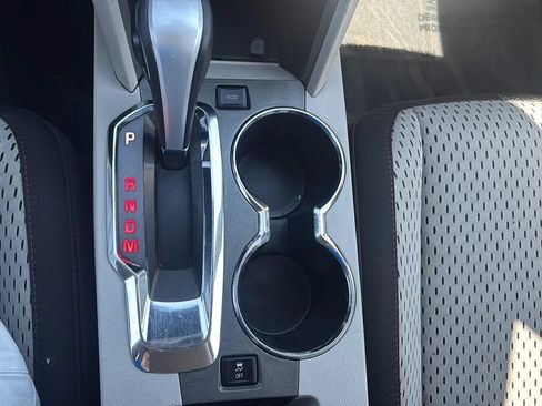 Used 2013 GMC Terrain SLE FWD image 9
