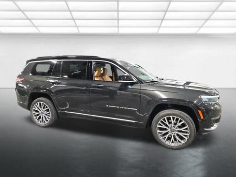 Used 2024 Jeep Grand Cherokee L Summit AWD/4WD image 3