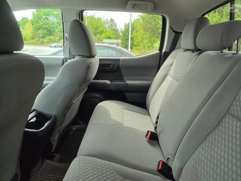 Used 2022 Toyota Tacoma SR5 image 8