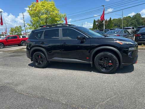 Certified 2025 Nissan Rogue SV AWD/4WD image 23