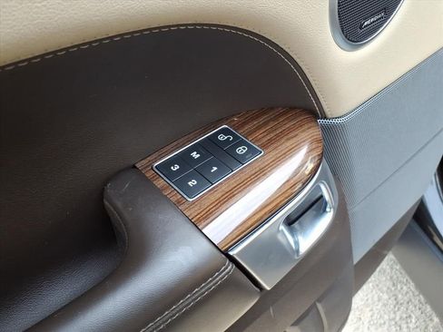 Used 2020 Land Rover Range Rover Sport HSE image 16