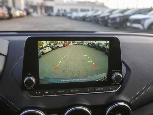 Used 2024 Nissan Sentra SV image 23