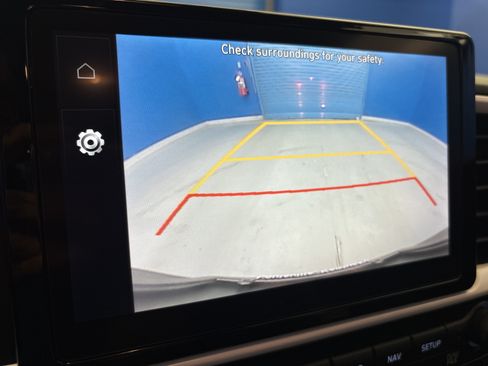 Used 2022 Hyundai Venue Limited FWD image 19