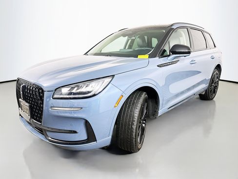 Used 2025 Lincoln Corsair AWD w/ Equipment Group 101A image 6