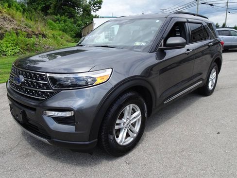 Used 2020 Ford Explorer XLT w/ Equipment Group 202A AWD/4WD image 2